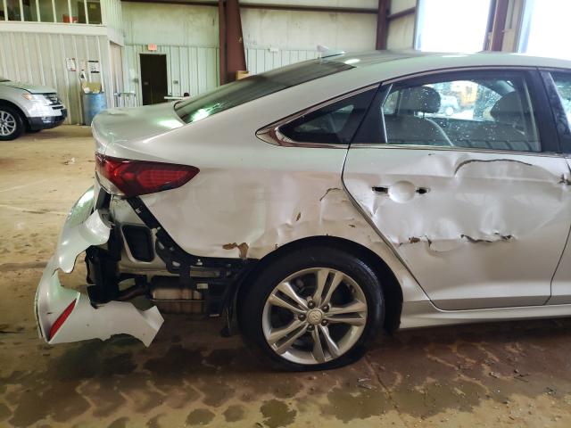 Photo 8 VIN: 5NPE34AF3KH786874 - HYUNDAI SONATA LIM 