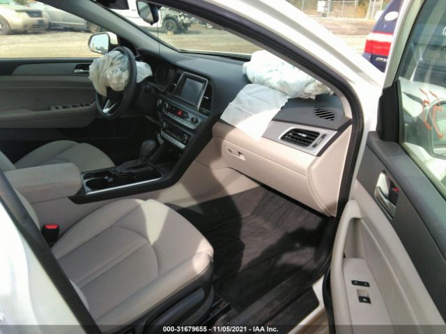 Photo 4 VIN: 5NPE34AF3KH804628 - HYUNDAI SONATA 