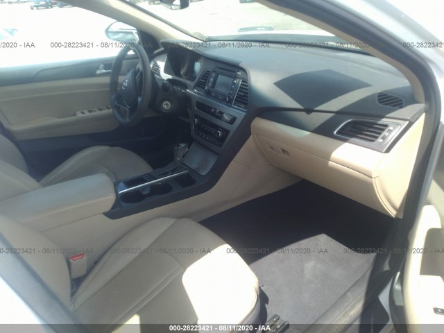 Photo 4 VIN: 5NPE34AF4FH060690 - HYUNDAI SONATA 