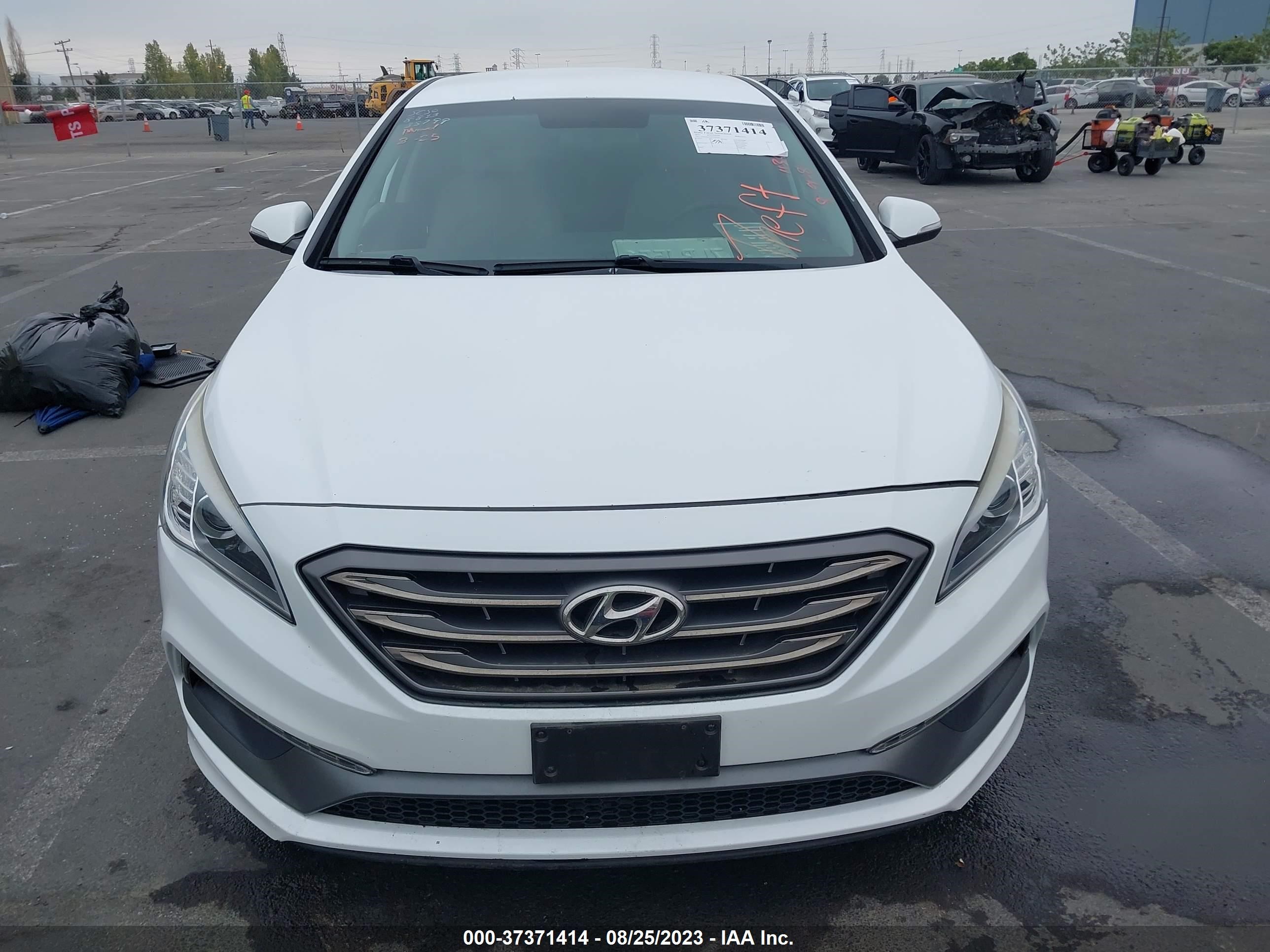 Photo 10 VIN: 5NPE34AF4FH191442 - HYUNDAI SONATA 