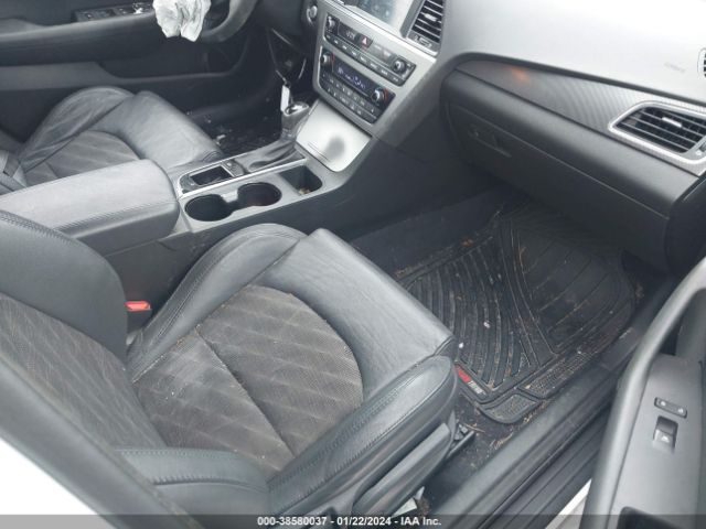 Photo 4 VIN: 5NPE34AF4GH262771 - HYUNDAI SONATA 