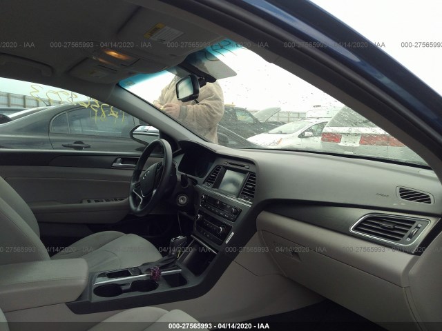 Photo 4 VIN: 5NPE34AF4HH462325 - HYUNDAI SONATA 