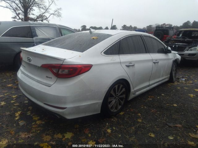 Photo 3 VIN: 5NPE34AF4HH465581 - HYUNDAI SONATA 