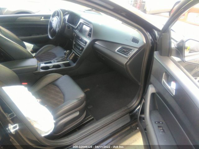 Photo 4 VIN: 5NPE34AF4HH473390 - HYUNDAI SONATA 