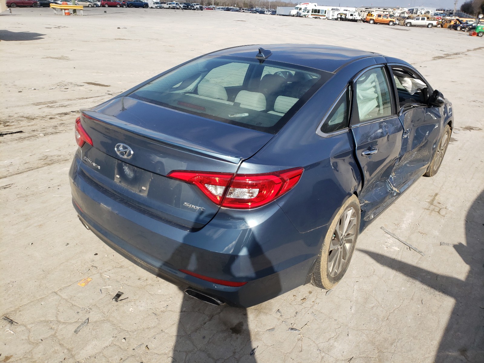 Photo 3 VIN: 5NPE34AF4HH555989 - HYUNDAI SONATA SPO 