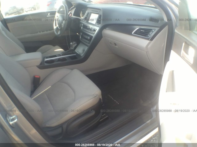 Photo 4 VIN: 5NPE34AF4HH567673 - HYUNDAI SONATA 