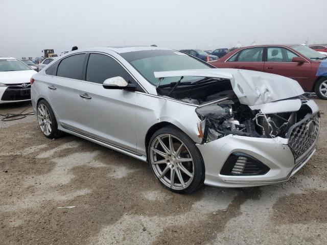 Photo 3 VIN: 5NPE34AF4JH597973 - HYUNDAI SONATA 