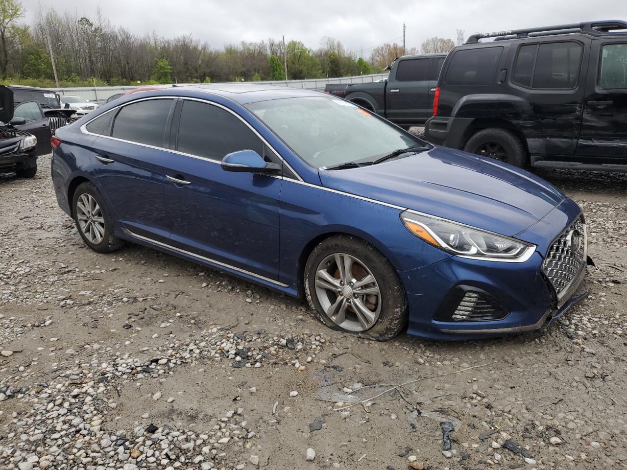 Photo 3 VIN: 5NPE34AF4JH599335 - HYUNDAI SONATA 