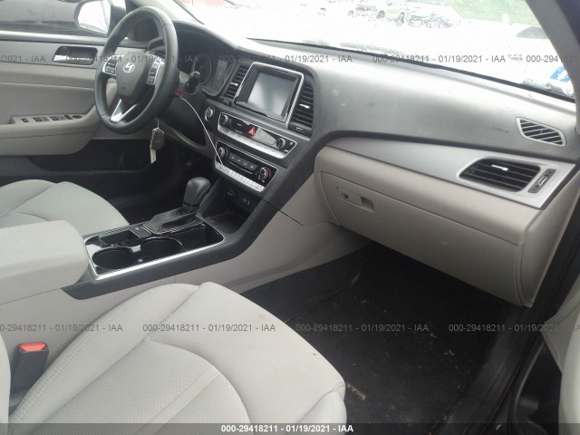 Photo 4 VIN: 5NPE34AF4JH645326 - HYUNDAI SONATA 