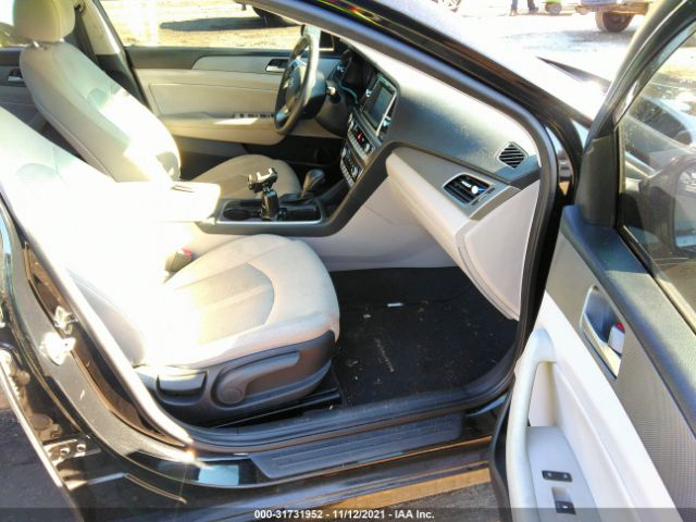 Photo 4 VIN: 5NPE34AF4JH665673 - HYUNDAI SONATA 