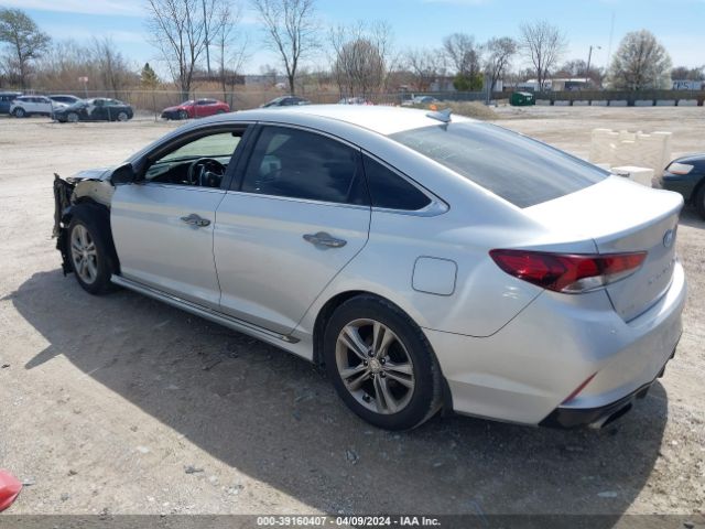 Photo 2 VIN: 5NPE34AF4JH693957 - HYUNDAI SONATA 