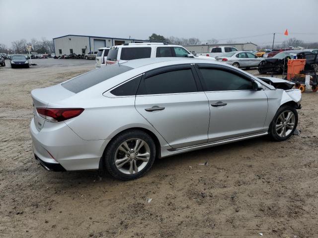 Photo 2 VIN: 5NPE34AF4KH738879 - HYUNDAI SONATA LIM 