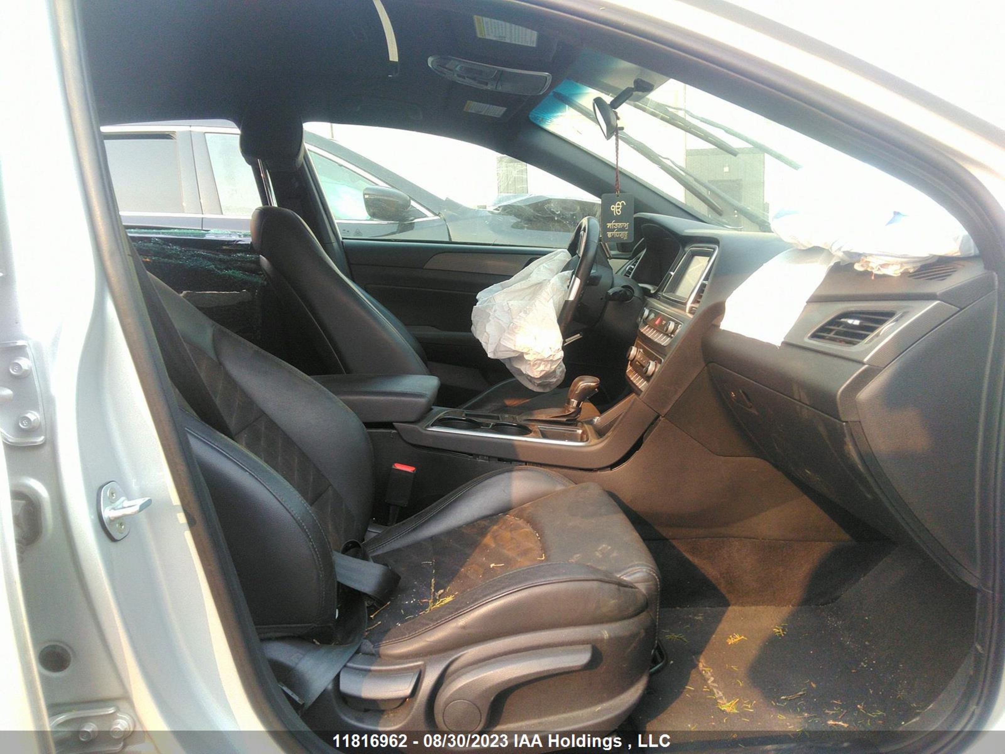 Photo 4 VIN: 5NPE34AF4KH769081 - HYUNDAI SONATA 