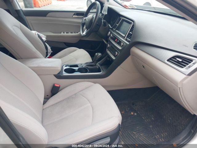 Photo 4 VIN: 5NPE34AF4KH771042 - HYUNDAI SONATA 