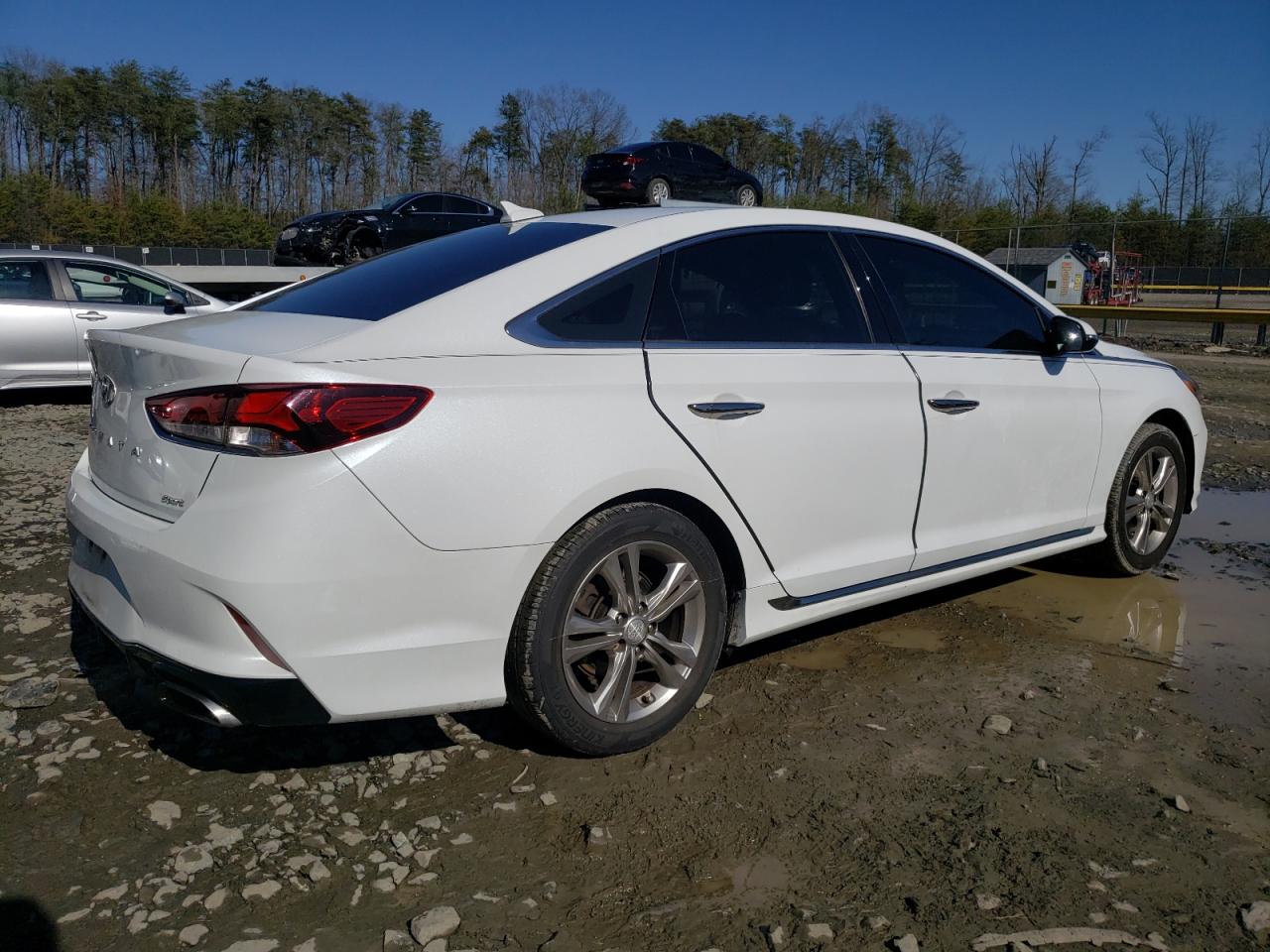 Photo 2 VIN: 5NPE34AF4KH821048 - HYUNDAI SONATA 