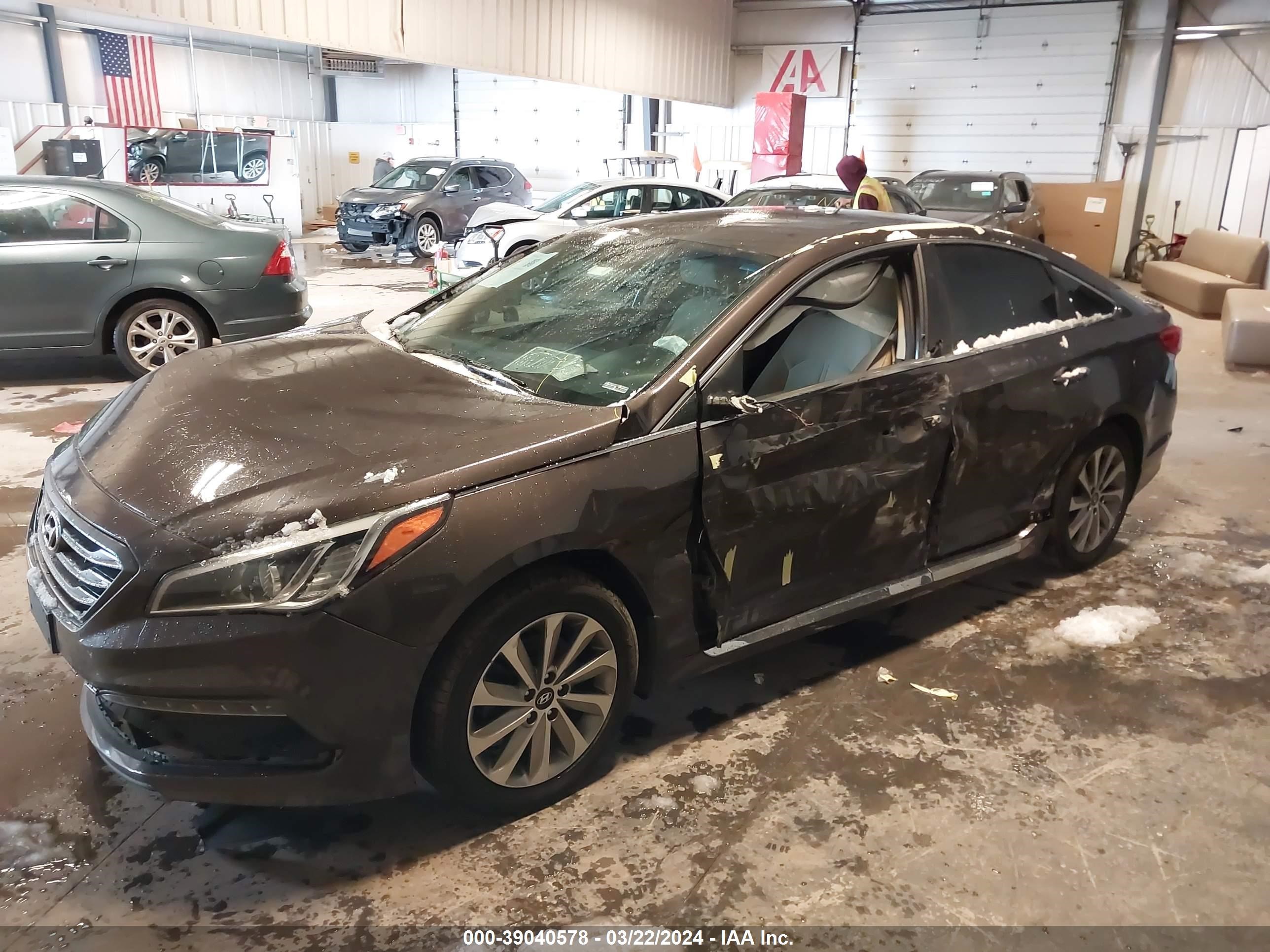 Photo 1 VIN: 5NPE34AF5FH132738 - HYUNDAI SONATA 