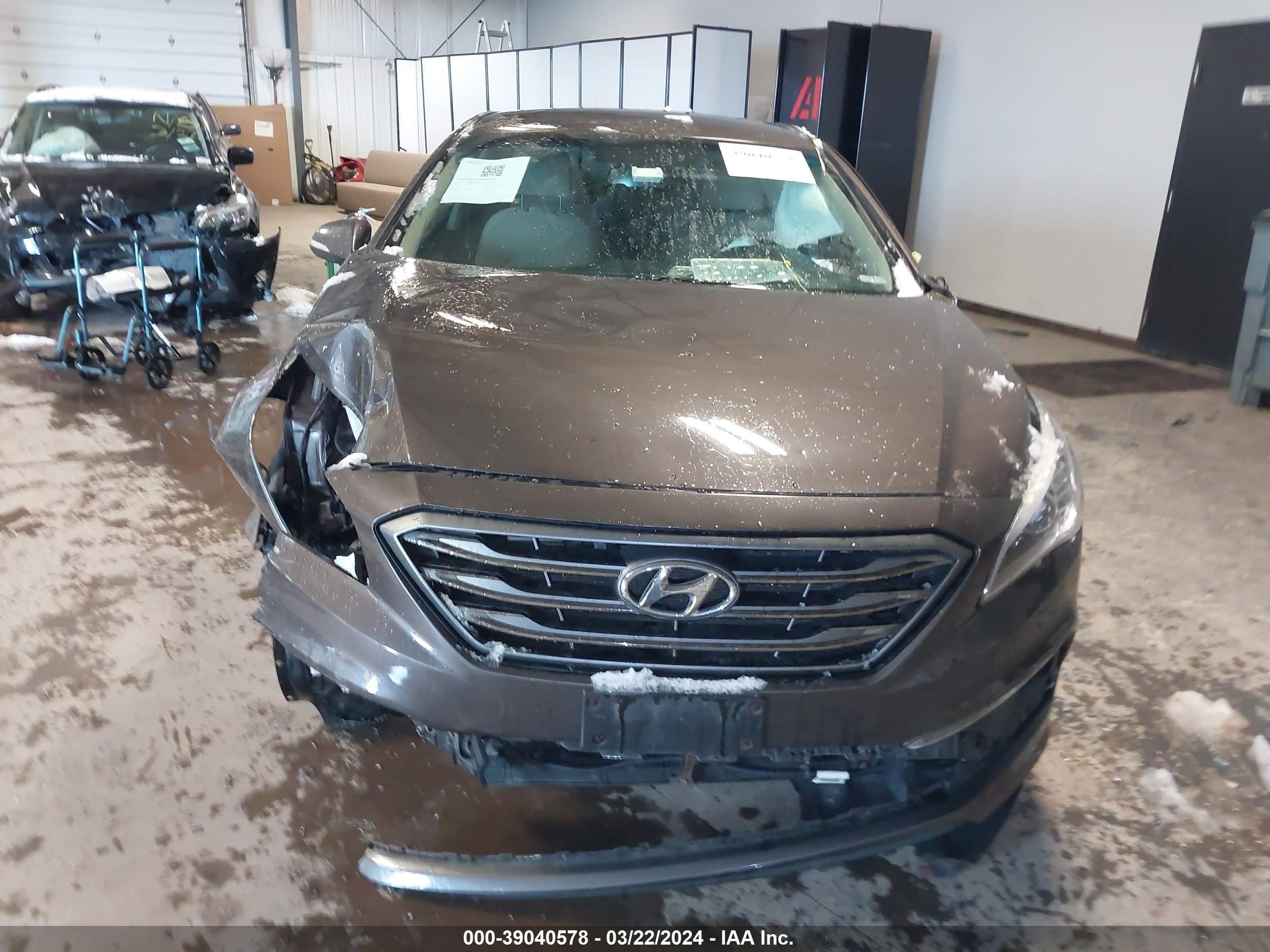 Photo 11 VIN: 5NPE34AF5FH132738 - HYUNDAI SONATA 