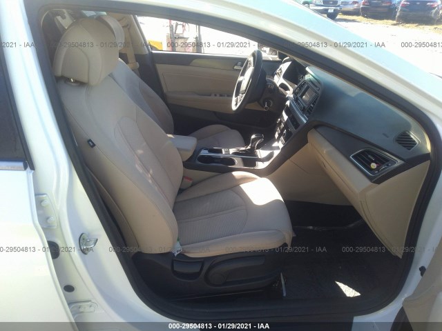 Photo 4 VIN: 5NPE34AF5FH257318 - HYUNDAI SONATA 