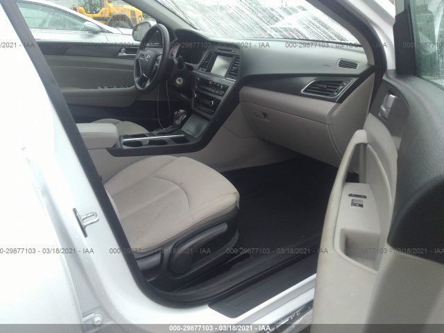 Photo 4 VIN: 5NPE34AF5GH282852 - HYUNDAI SONATA 