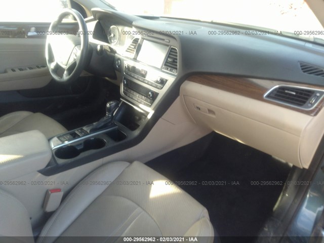 Photo 4 VIN: 5NPE34AF5GH300265 - HYUNDAI SONATA 