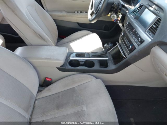 Photo 4 VIN: 5NPE34AF5GH350177 - HYUNDAI SONATA 