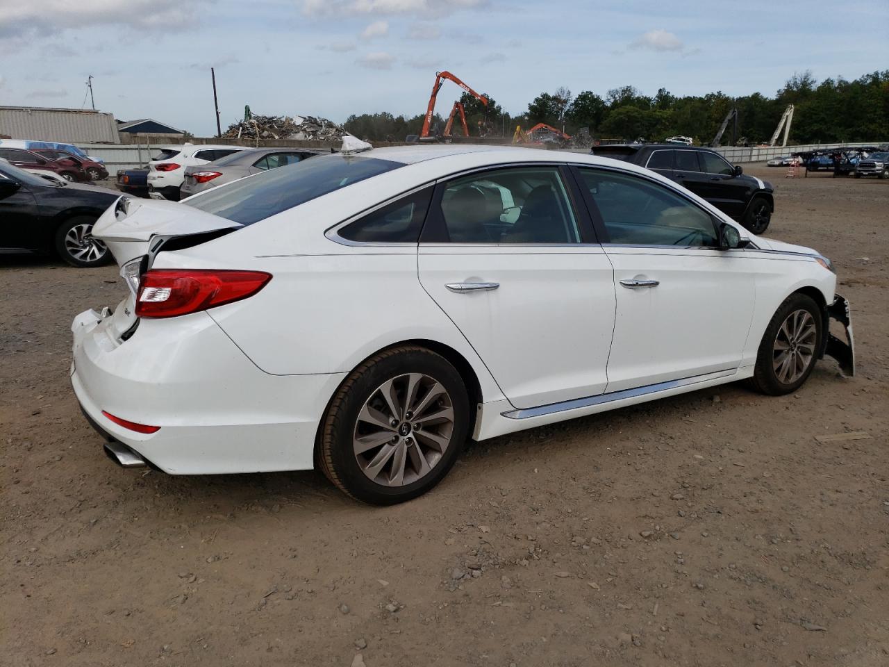 Photo 2 VIN: 5NPE34AF5GH370235 - HYUNDAI SONATA 