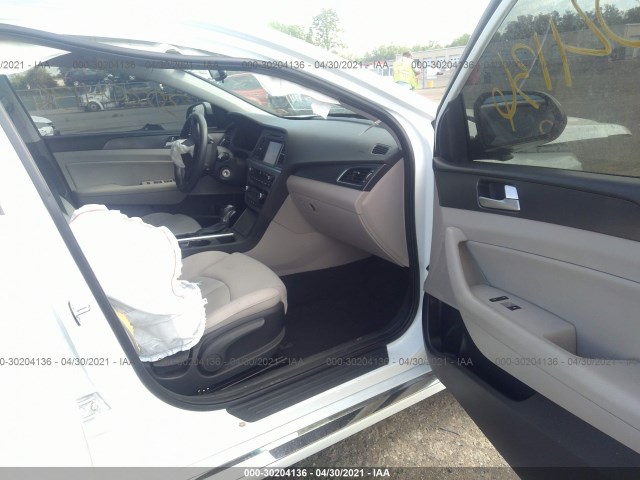 Photo 4 VIN: 5NPE34AF5GH409244 - HYUNDAI SONATA 