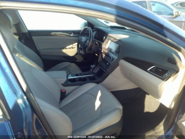 Photo 4 VIN: 5NPE34AF5HH529028 - HYUNDAI SONATA 