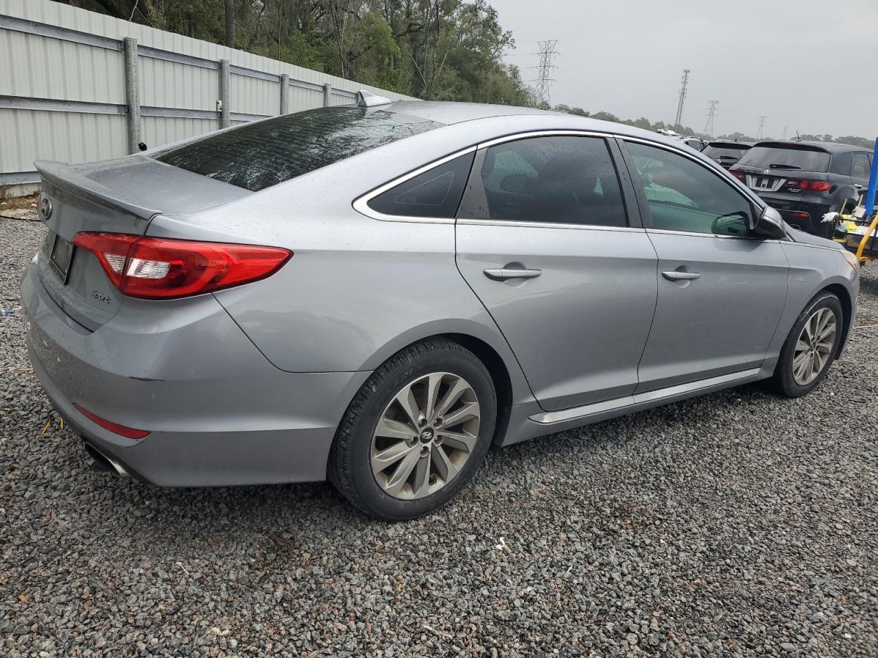 Photo 2 VIN: 5NPE34AF5HH591559 - HYUNDAI SONATA 