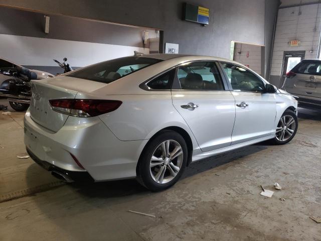 Photo 2 VIN: 5NPE34AF5JH599117 - HYUNDAI SONATA 