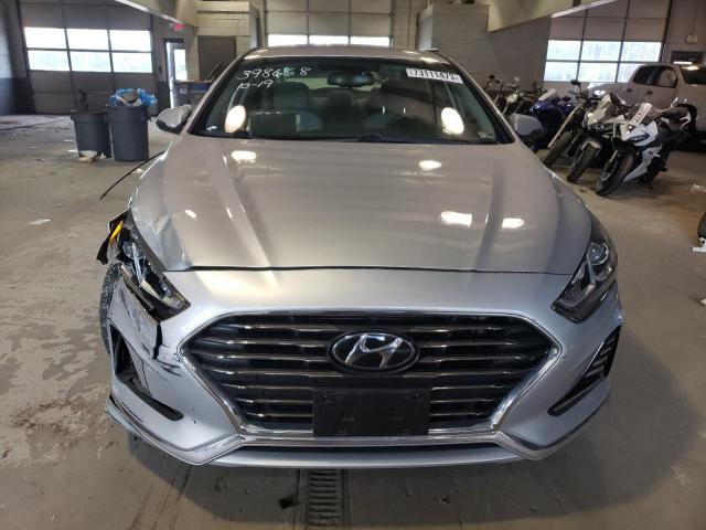 Photo 4 VIN: 5NPE34AF5JH599117 - HYUNDAI SONATA 