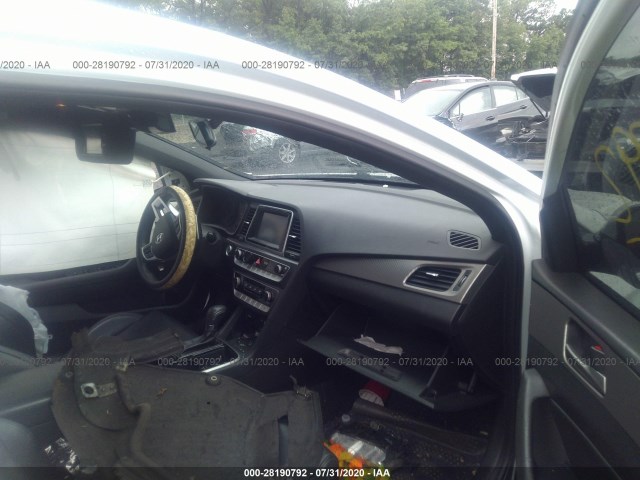 Photo 4 VIN: 5NPE34AF5JH612707 - HYUNDAI SONATA 