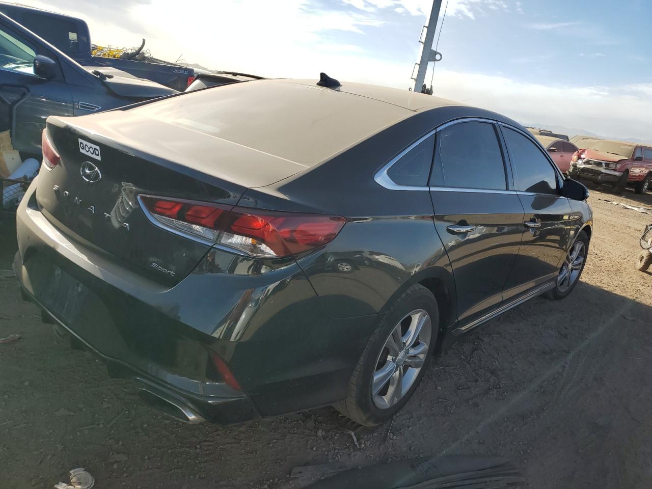 Photo 2 VIN: 5NPE34AF5JH616823 - HYUNDAI SONATA 