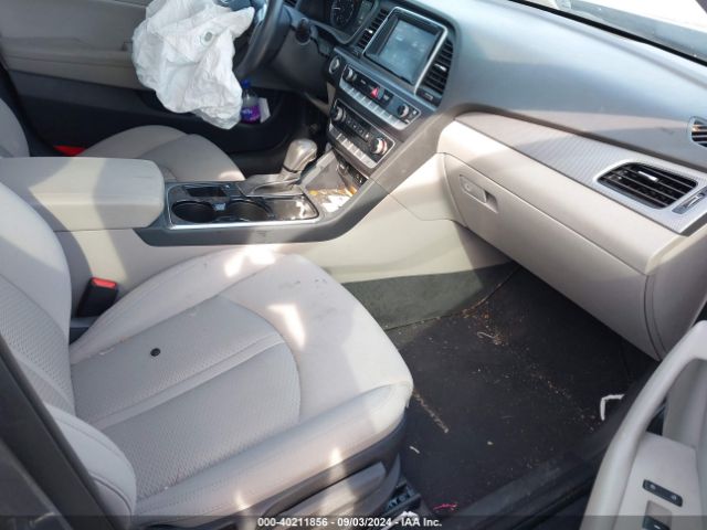 Photo 4 VIN: 5NPE34AF5JH620998 - HYUNDAI SONATA 