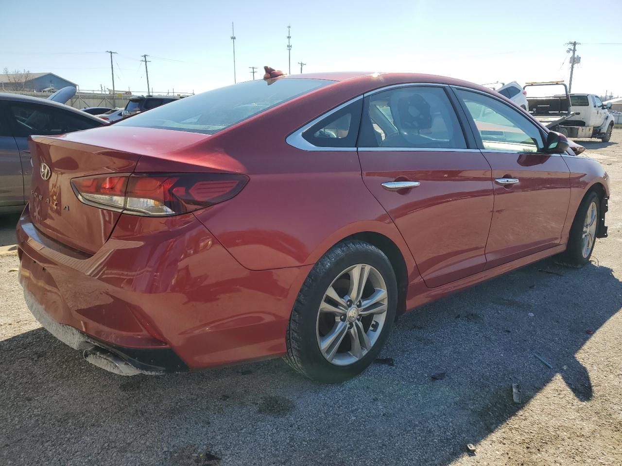 Photo 2 VIN: 5NPE34AF5JH627997 - HYUNDAI SONATA 