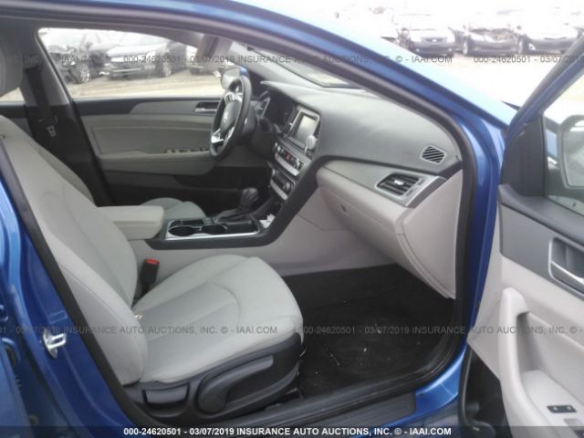 Photo 4 VIN: 5NPE34AF5JH661566 - HYUNDAI SONATA 