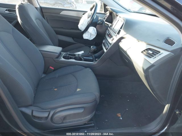 Photo 4 VIN: 5NPE34AF5JH663009 - HYUNDAI SONATA 