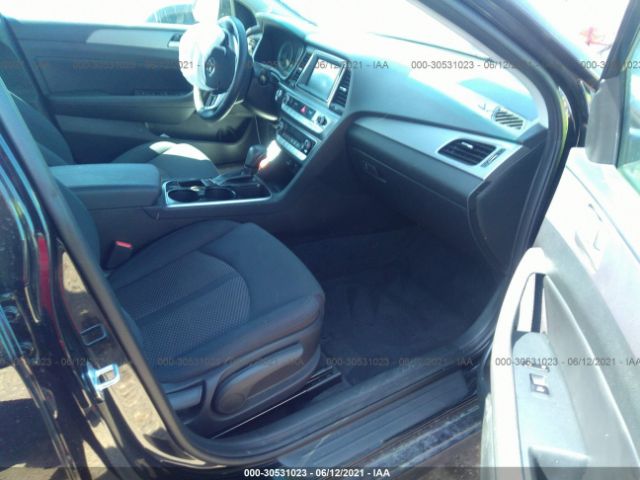 Photo 4 VIN: 5NPE34AF5KH751690 - HYUNDAI SONATA 