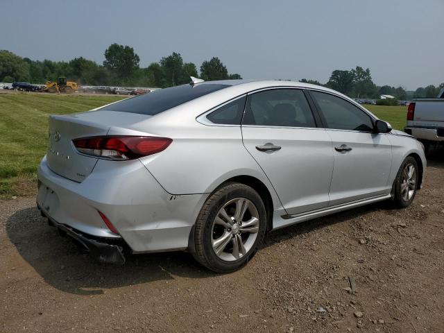 Photo 2 VIN: 5NPE34AF5KH809734 - HYUNDAI SONATA LIM 