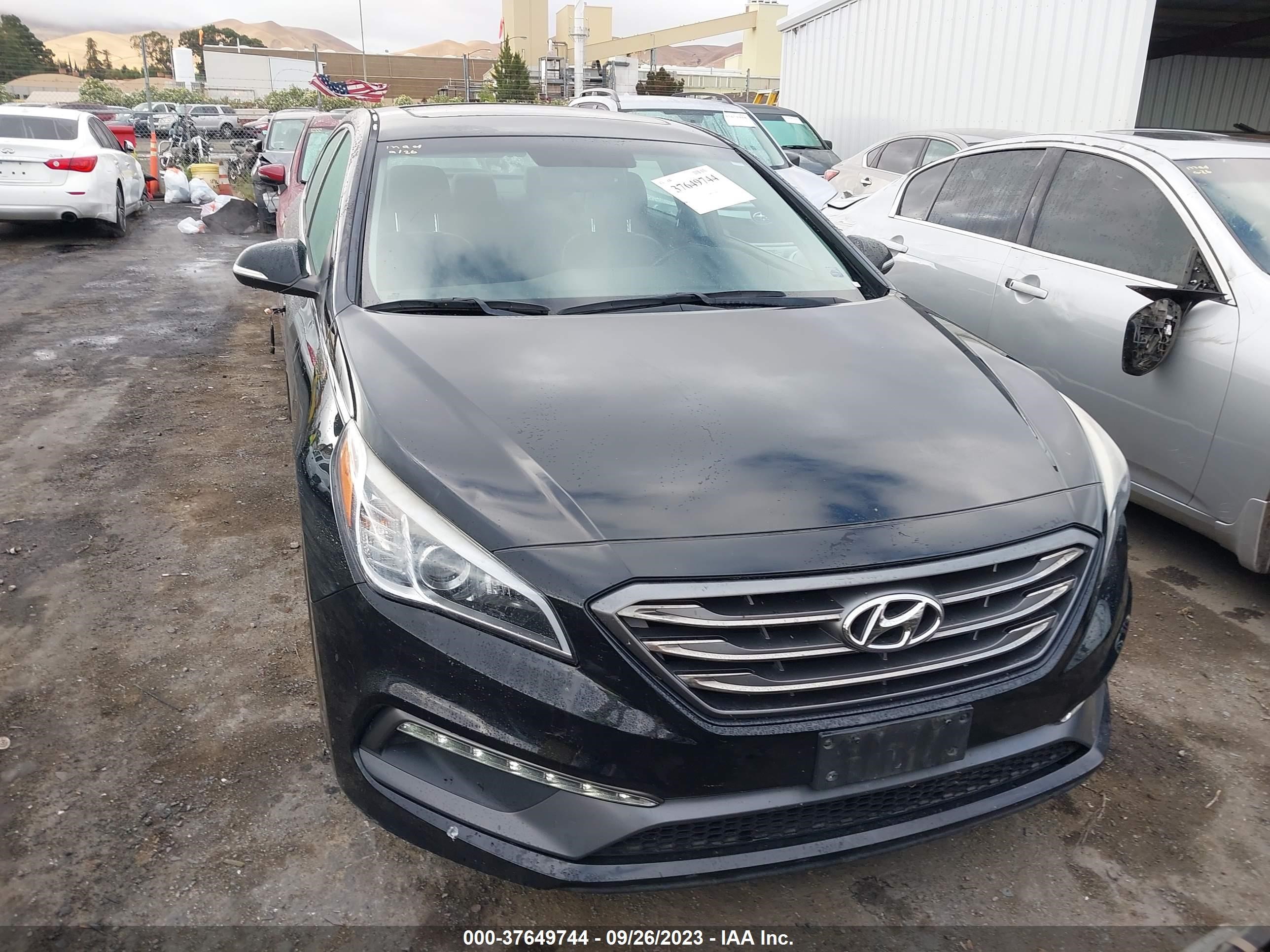 Photo 11 VIN: 5NPE34AF6GH305393 - HYUNDAI SONATA 