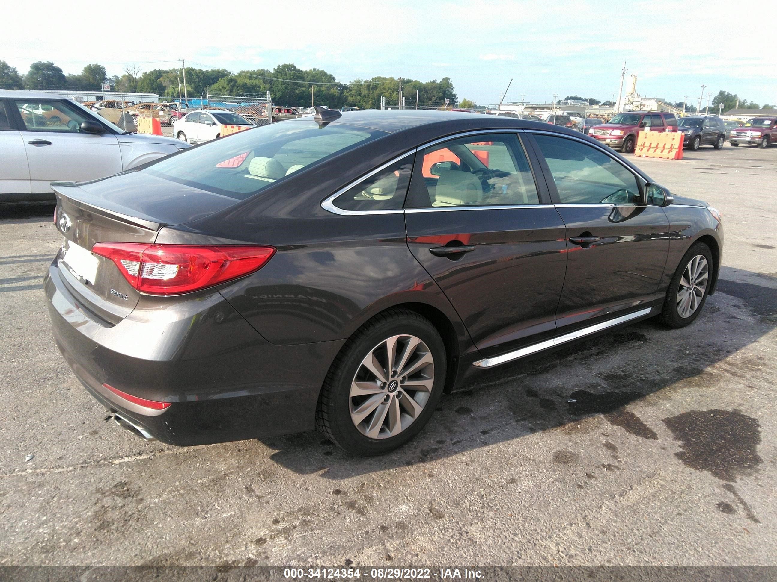 Photo 3 VIN: 5NPE34AF6GH320752 - HYUNDAI SONATA 