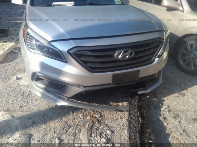 Photo 5 VIN: 5NPE34AF6GH412881 - HYUNDAI SONATA 