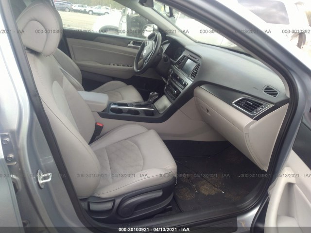 Photo 4 VIN: 5NPE34AF6HH440200 - HYUNDAI SONATA 