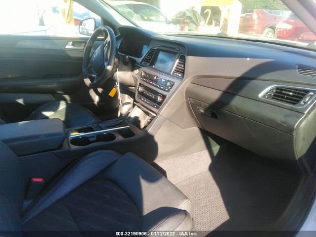 Photo 4 VIN: 5NPE34AF6HH452508 - HYUNDAI SONATA 