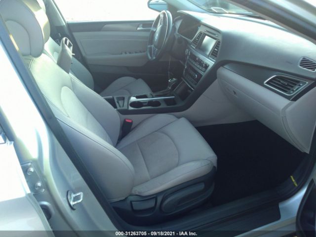 Photo 4 VIN: 5NPE34AF6HH545044 - HYUNDAI SONATA 