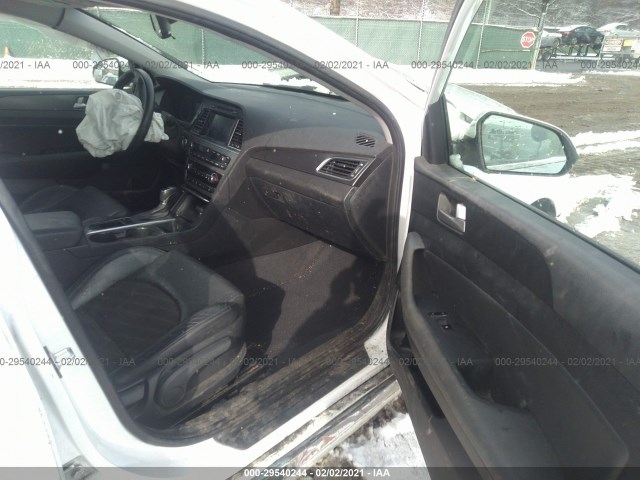 Photo 4 VIN: 5NPE34AF6HH571885 - HYUNDAI SONATA 