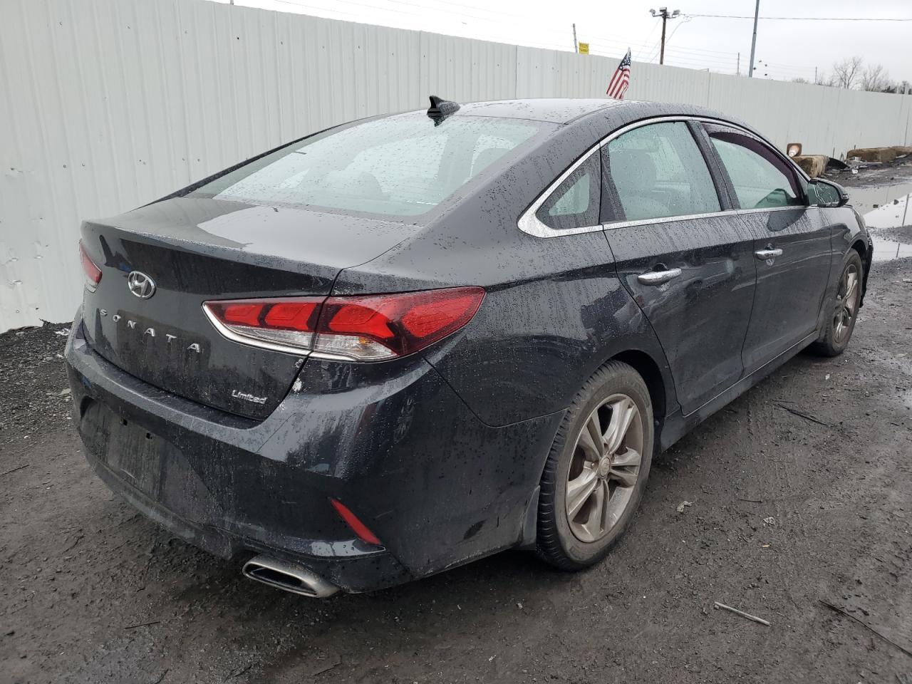 Photo 2 VIN: 5NPE34AF6JH610366 - HYUNDAI SONATA 