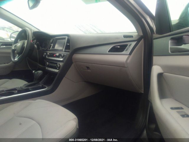 Photo 4 VIN: 5NPE34AF6JH622176 - HYUNDAI SONATA 