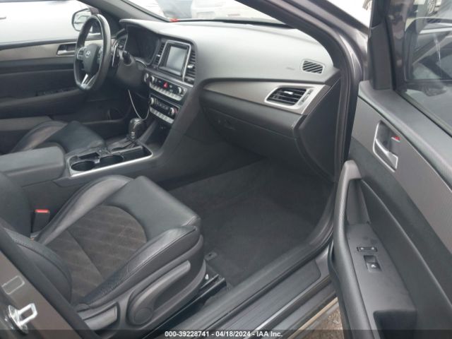 Photo 4 VIN: 5NPE34AF6JH622324 - HYUNDAI SONATA 