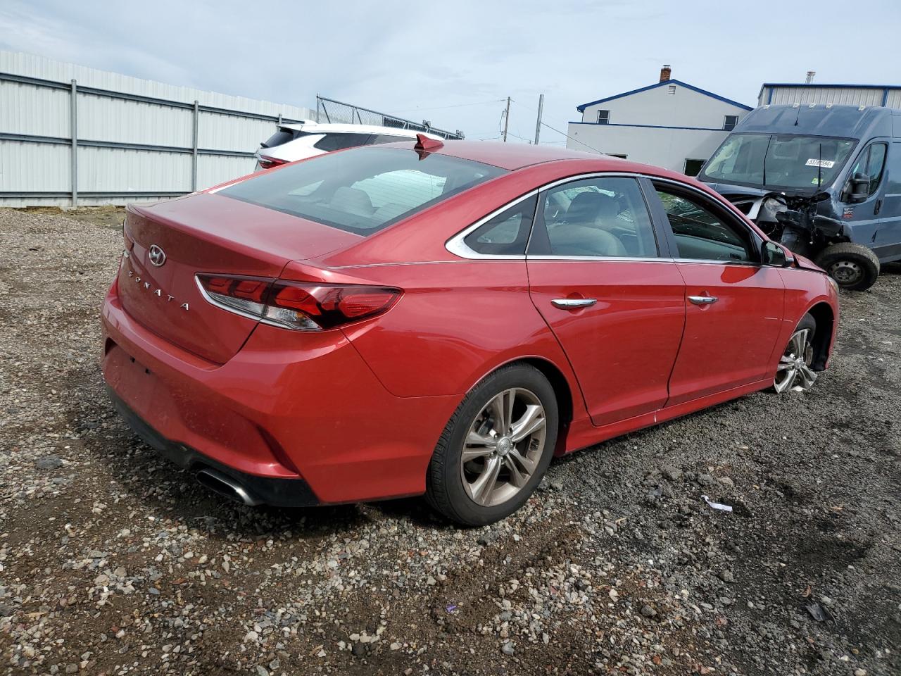 Photo 2 VIN: 5NPE34AF6JH625207 - HYUNDAI SONATA 